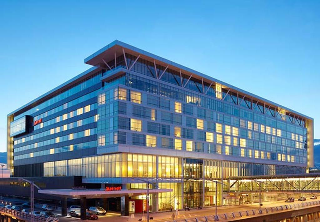 Montreal Airport Marriott In-Terminal Hotel