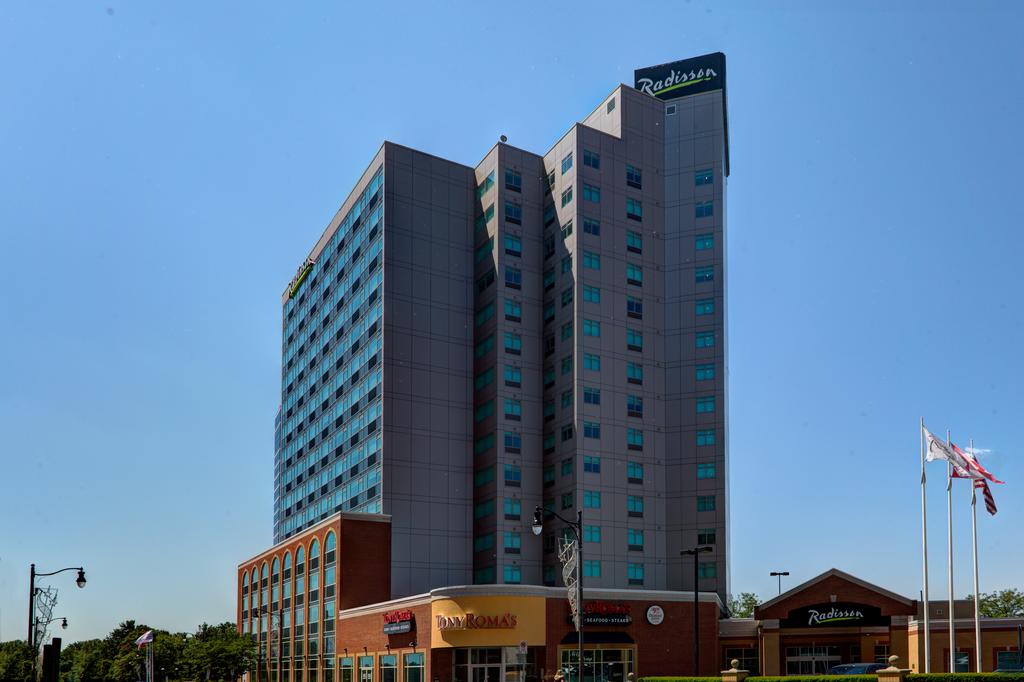 Radisson Hotel and Suites Fallsview ON