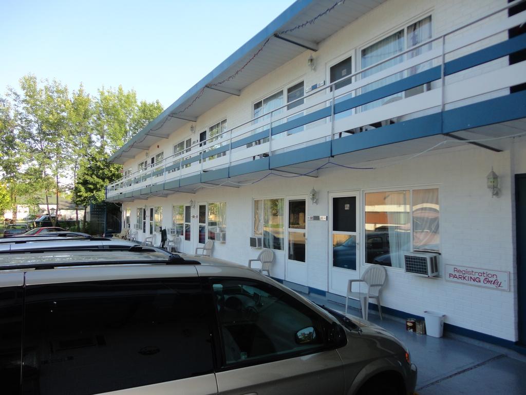 Niagara Parkway Court Motel