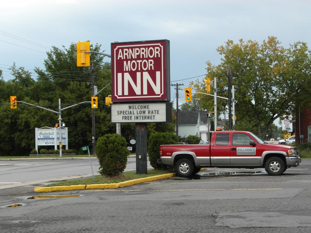 Arnprior Motor Inn