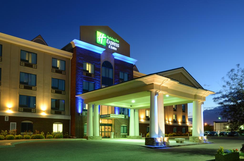 Holiday Inn Exp and Suites