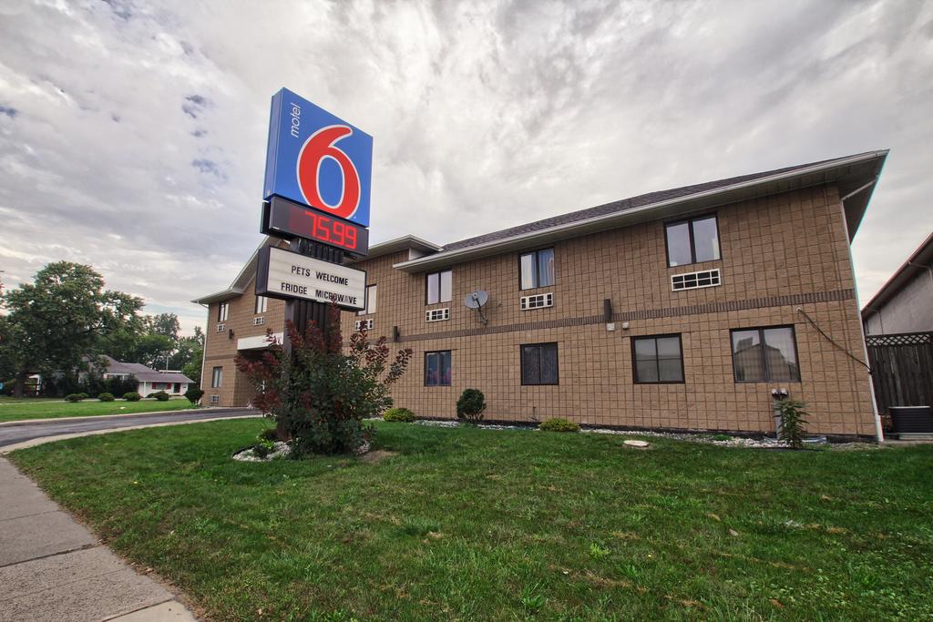 Motel 6 Windsor