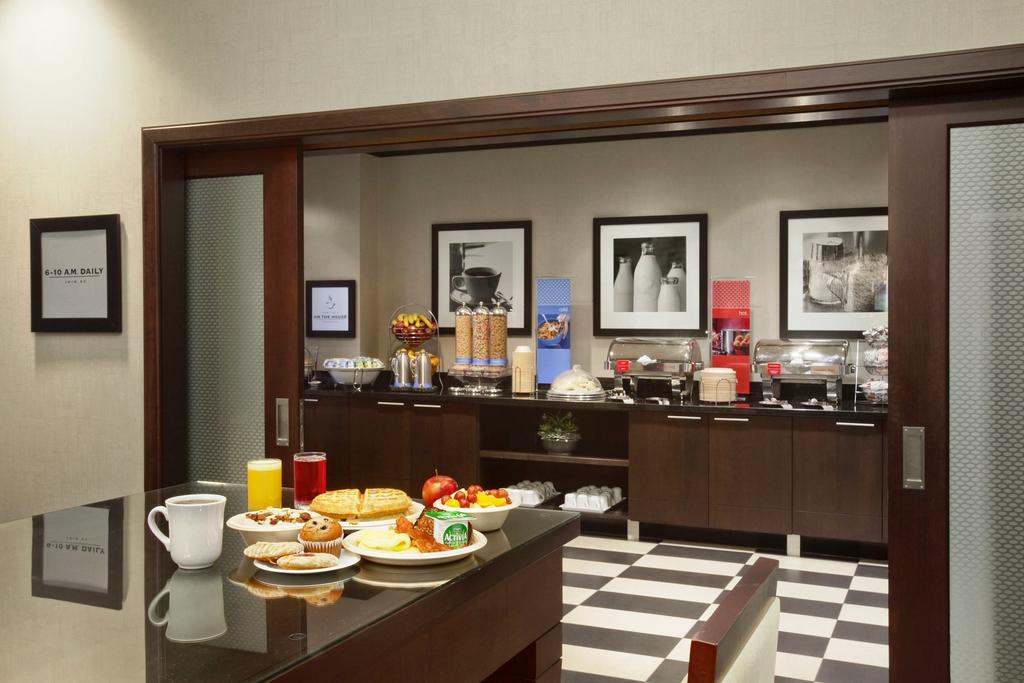 Hampton Inn by Hilton Toronto Airport Corporate Centre