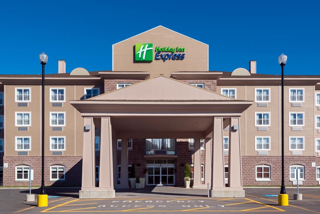 Holiday Inn Express Deer Lake