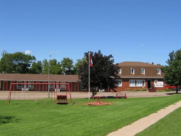 Summerside Motel and Cottages