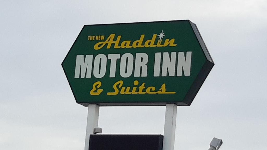 Aladdin Motor Inn and Suites