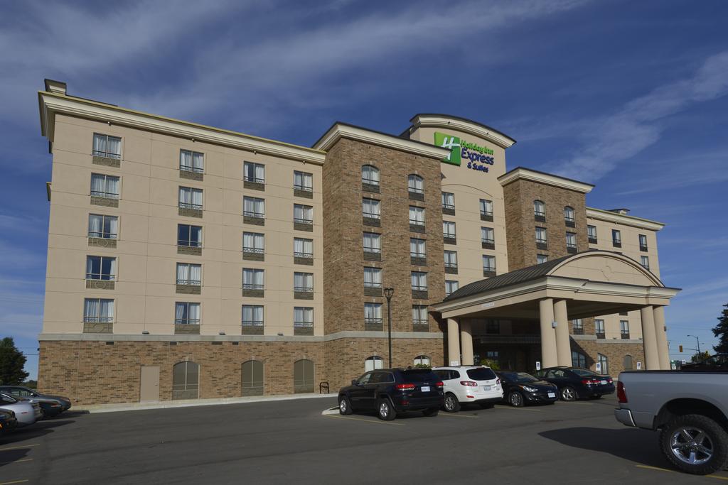 Holiday Inn Express Suites Waterloo