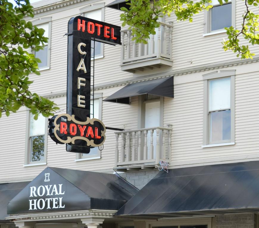 Royal Hotel