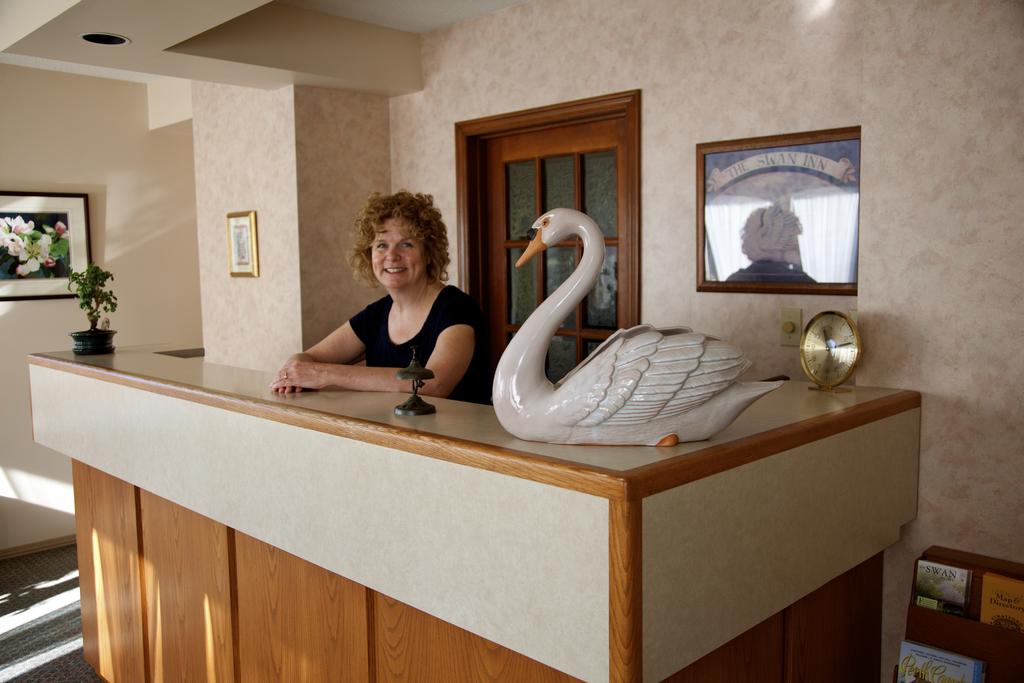 Swan Motel