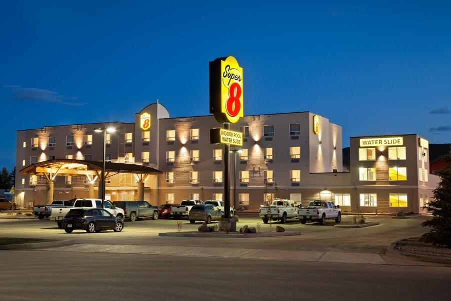 Super 8 Lloydminster