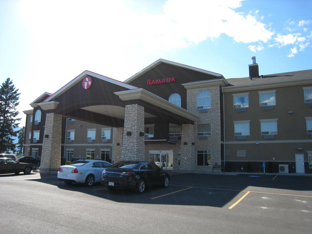 Ramada Creston