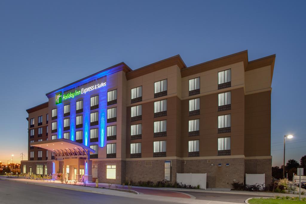 Holiday Inn Express Suites Ottawa Orleans