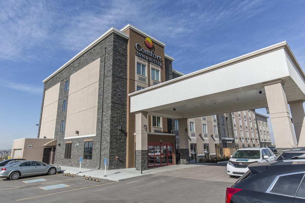 Comfort Inn and Suites Airport North