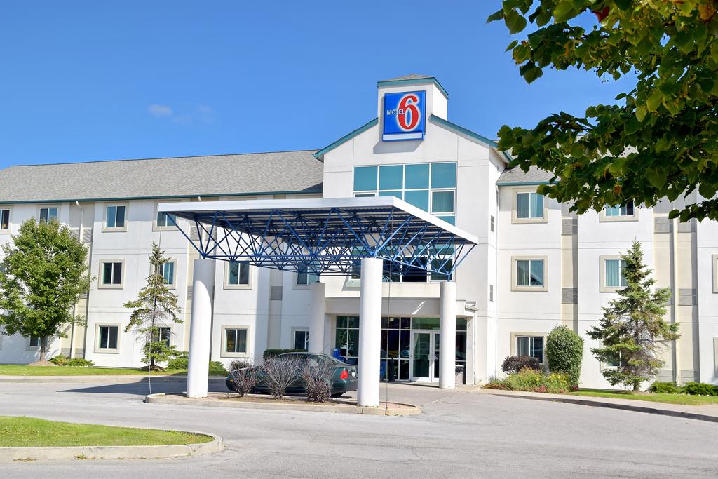 Motel 6 Toronto East - Whitby