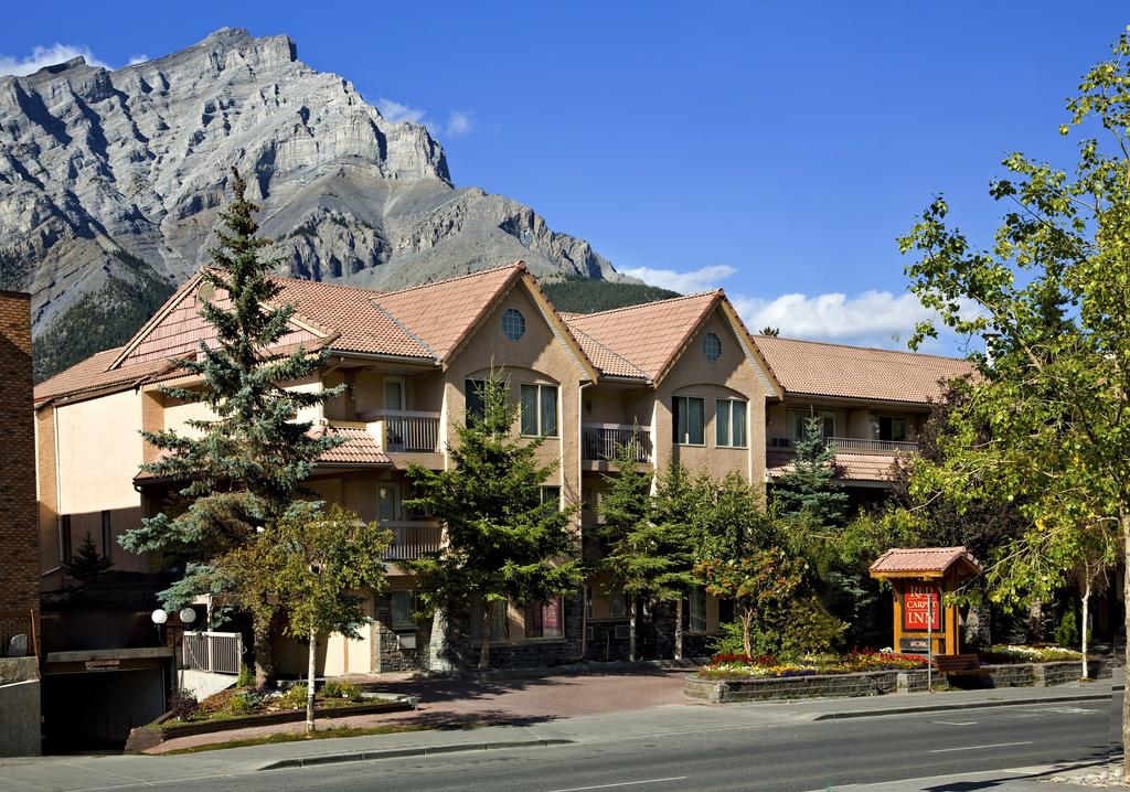 Banff Red Carpet Inn