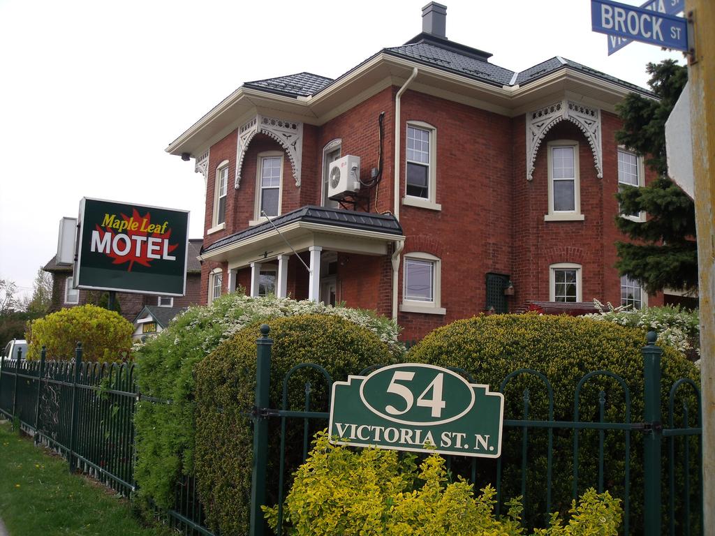 Maple Leaf Motel