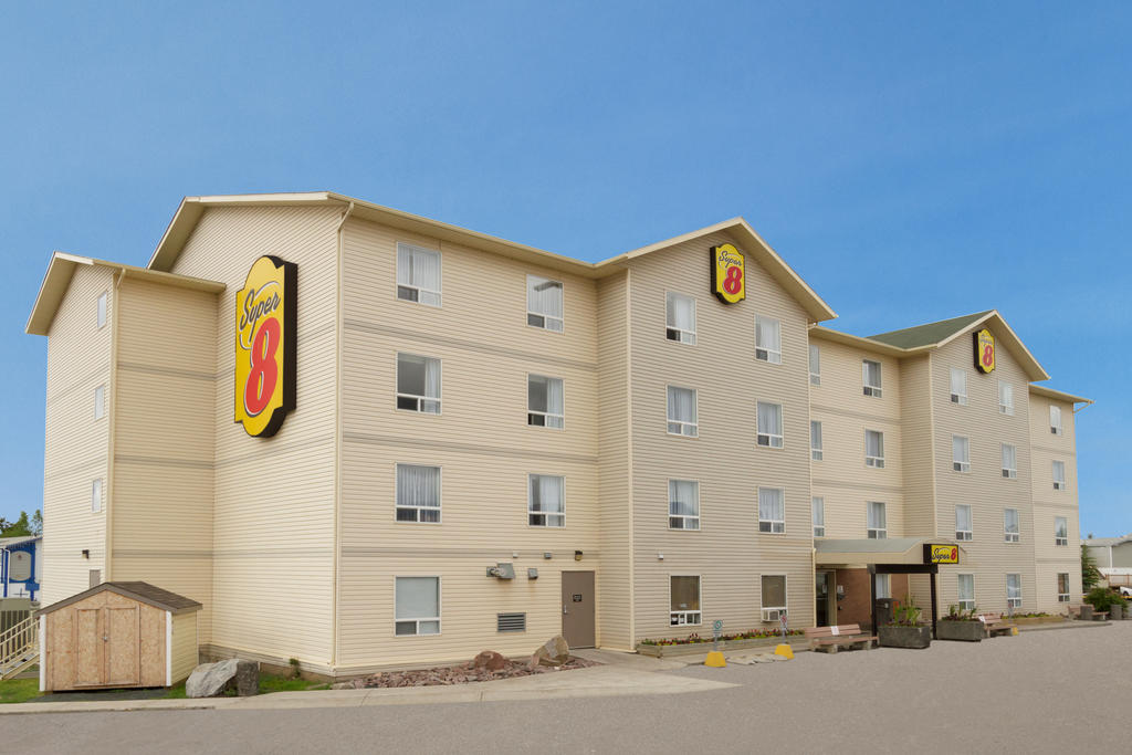 Super 8 Yellowknife