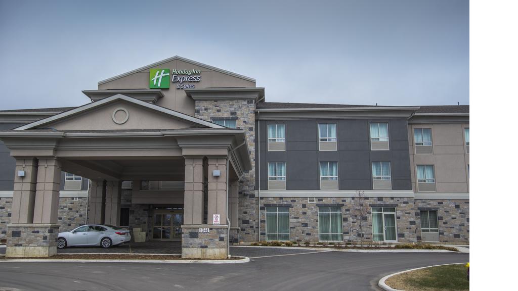 Holiday Inn Express and Suites Thunder Bay