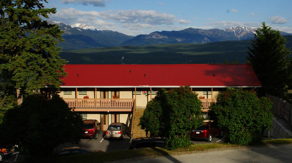 Rocky Mountain Springs Lodge and Citadella Restaurant