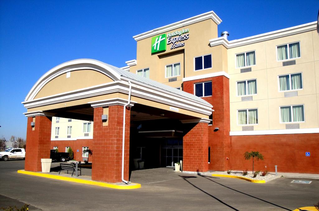 Holiday Inn Express and Suites Fort Saskatchewan