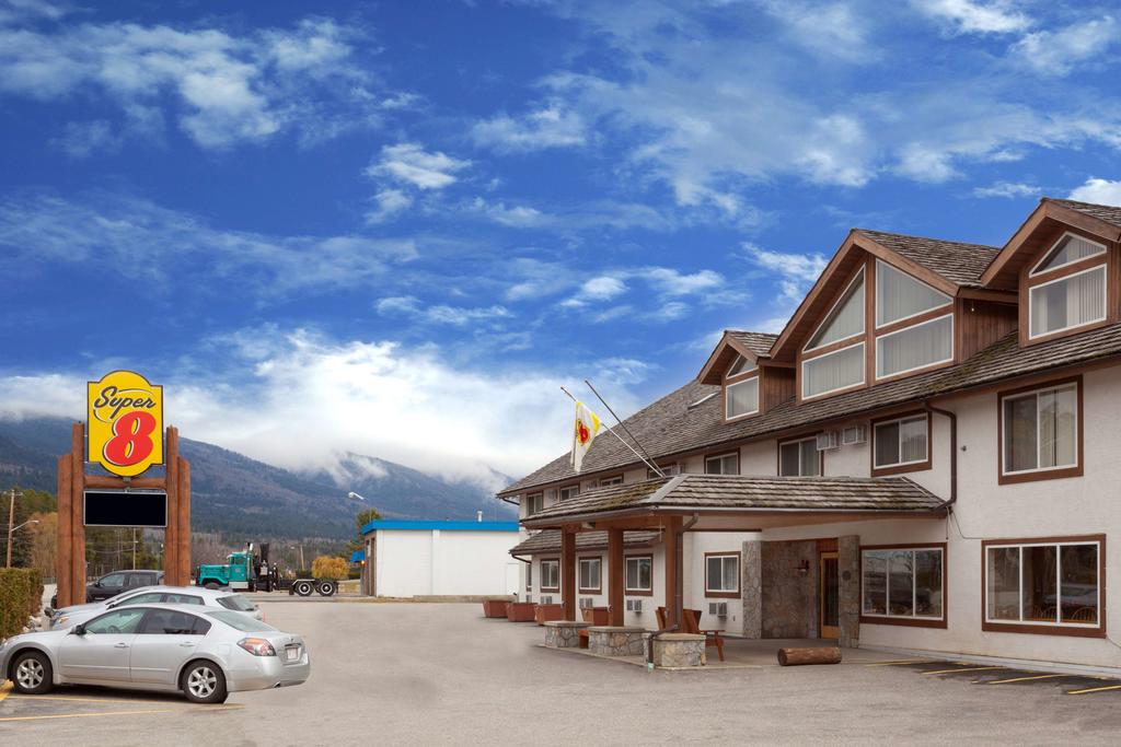 Super 8 Valemount