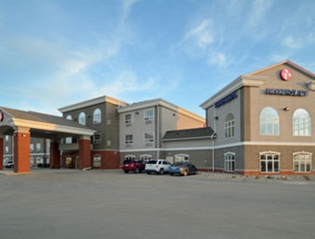 Ramada Weyburn