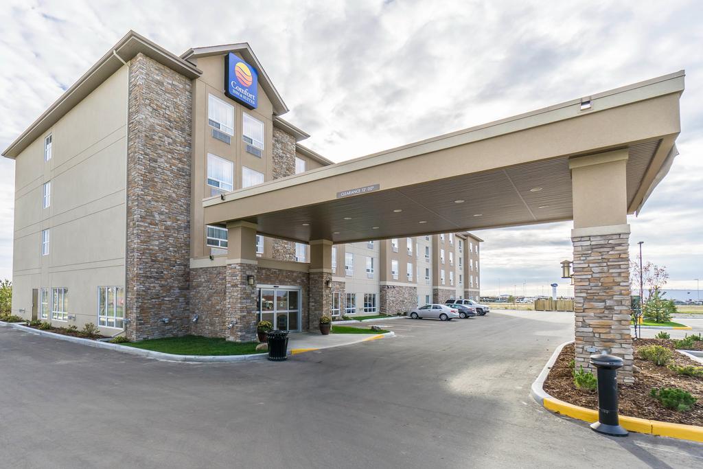 Comfort Inn and Suites Edmonton Intl Airport