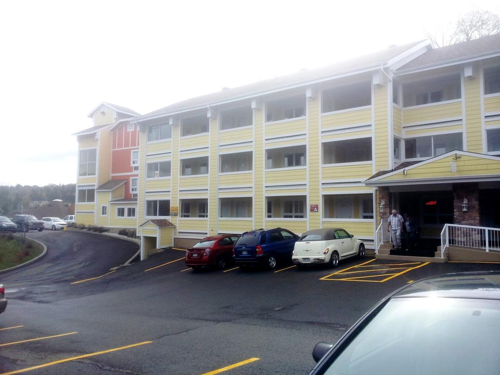 Hotel et Suites Les Laurentides Saint-Sauveur