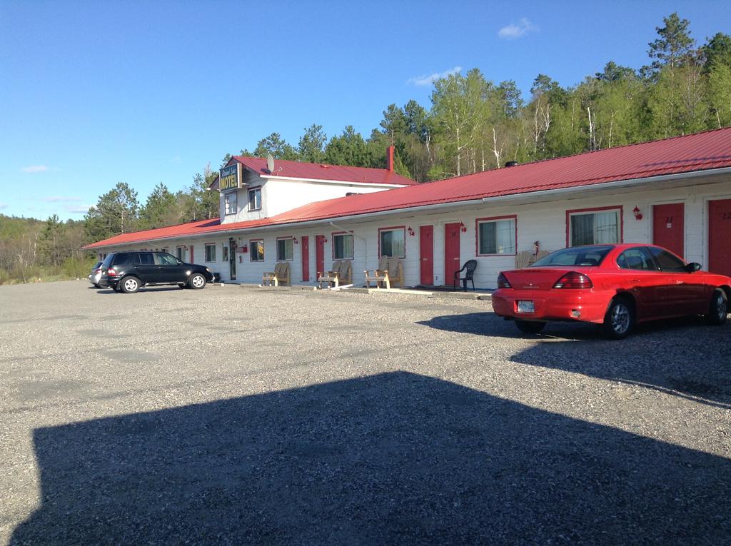 Richard Lake Motel