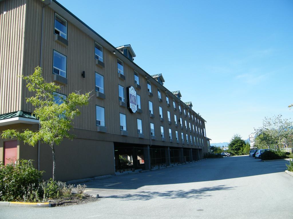 Squamish Mountain Retreat Hotel and Suites