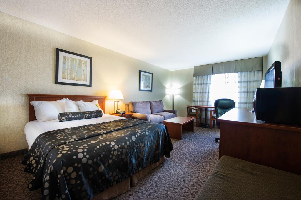 Royal Oak Inn and Suites