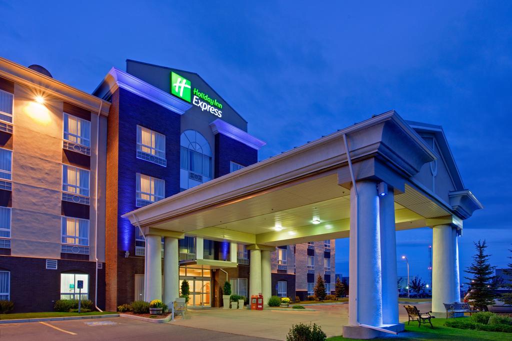 Holiday Inn Express Airdrie