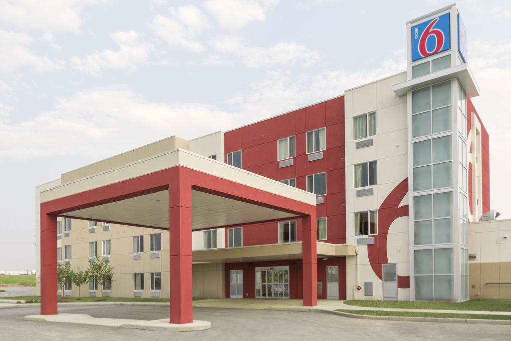 Motel 6 Airdrie Ab