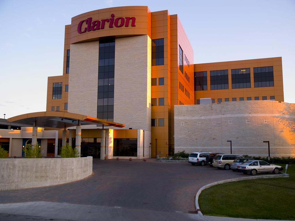 Clarion Hotel and Suites Winnipeg