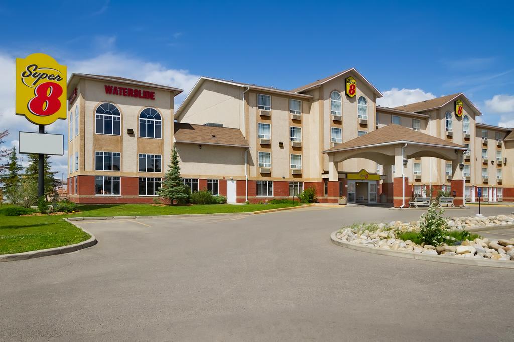 Super 8 Fort St John