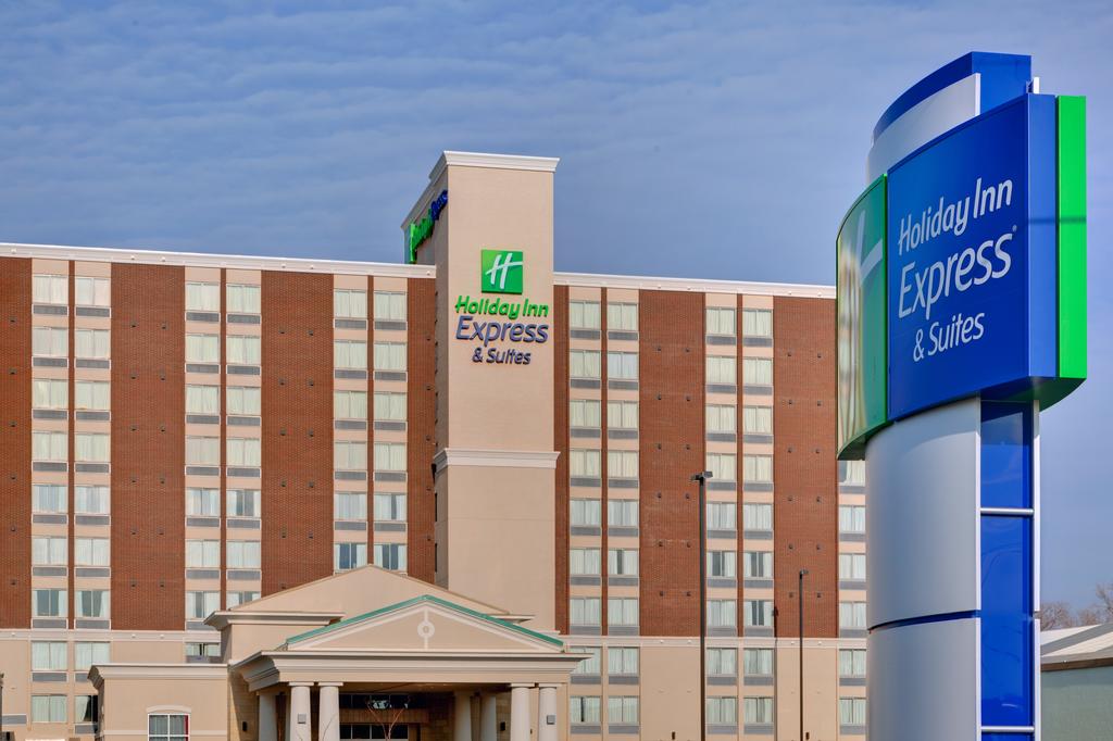 Holiday Inn Exp Stes