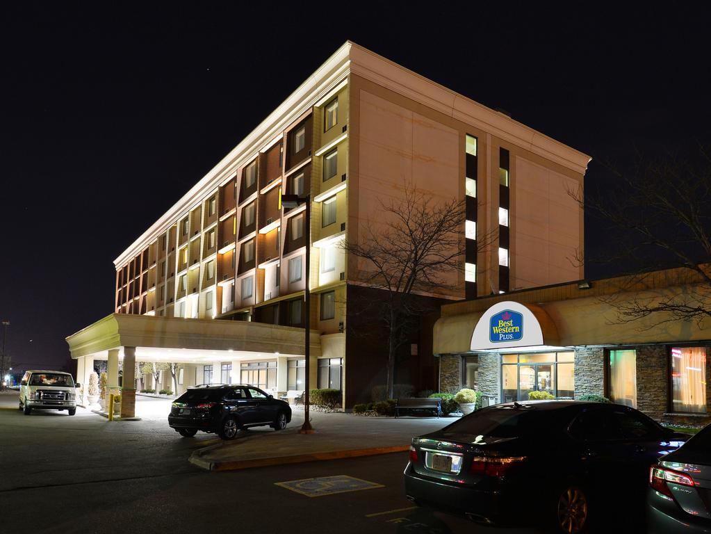 BEST WESTERN PLUS Toronto Airport Hotel