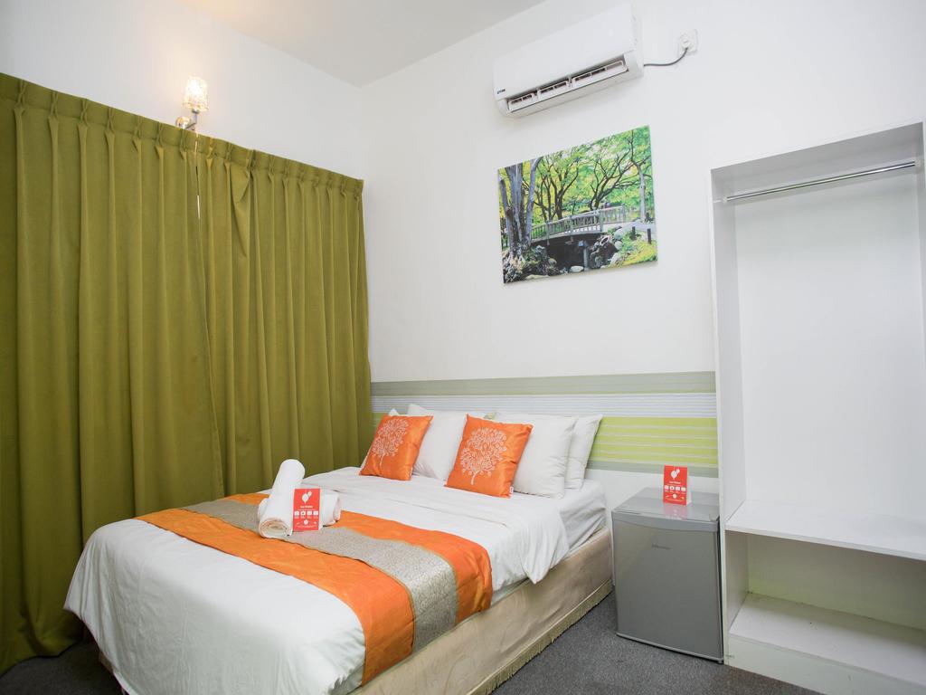 OYO Rooms Terminal Larkin