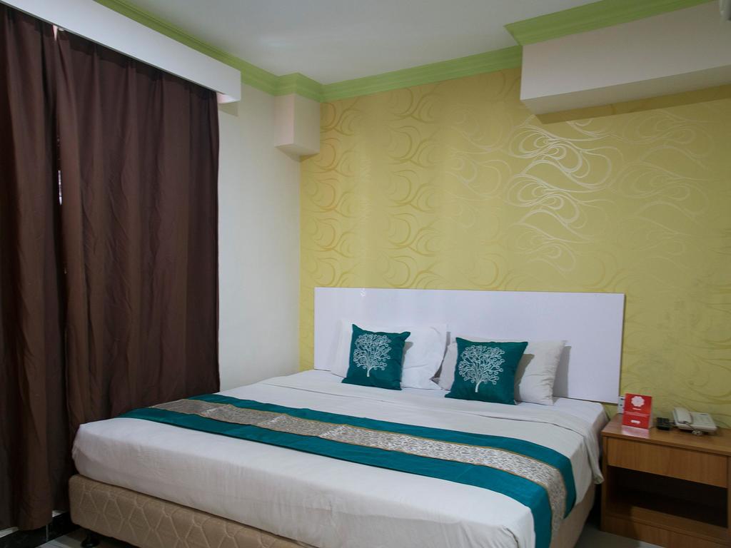 OYO Rooms Masjid India Jakel Mall