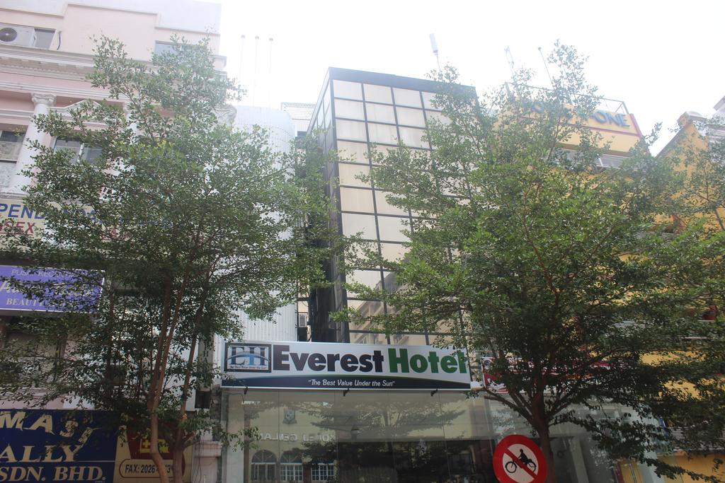 Everest Hotel