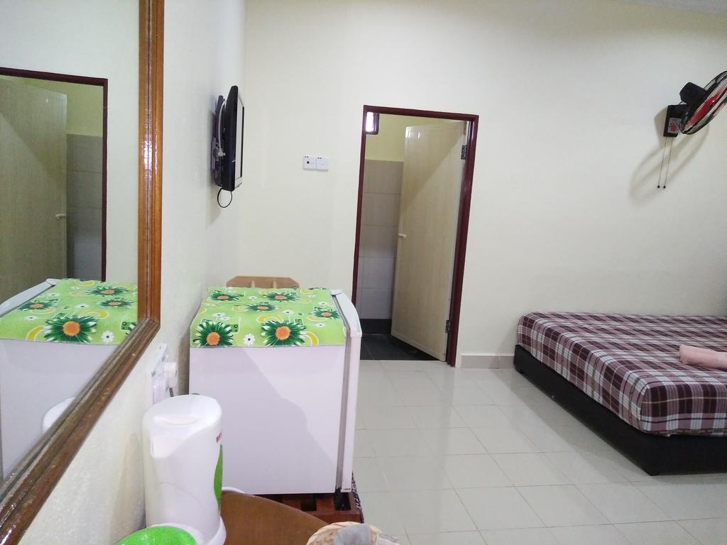 Motel Aurora Damai