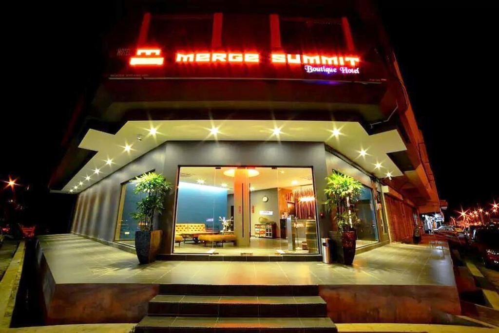 Merge Summit Boutique Hotel