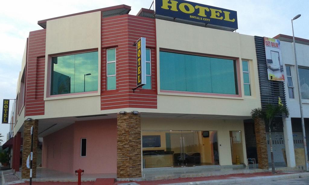 Royale City Hotel