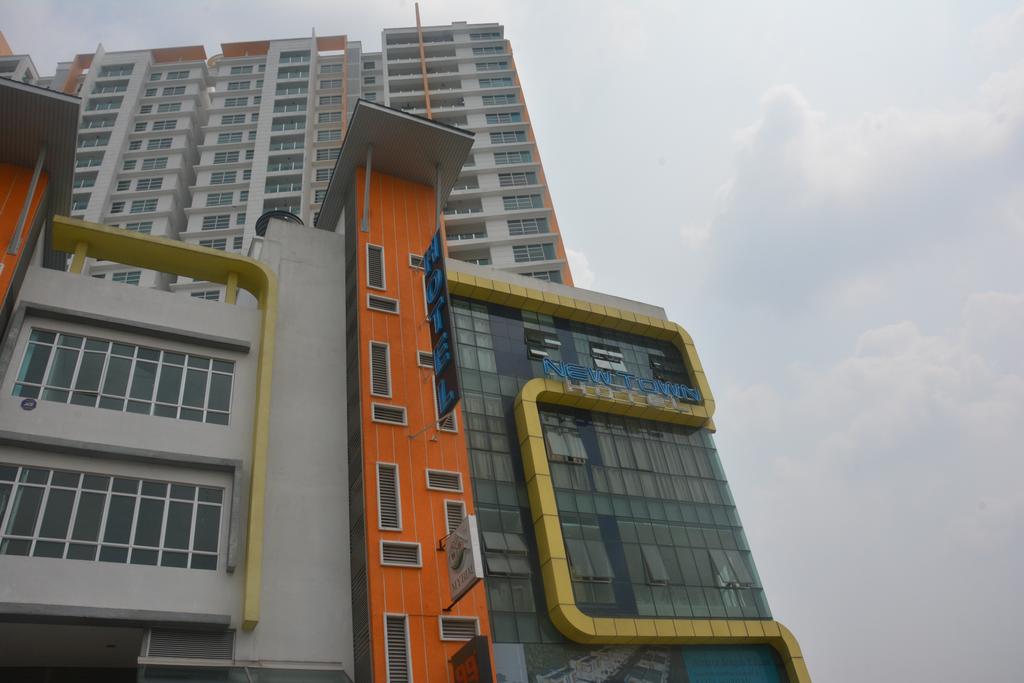 Puchong New Town Hotel