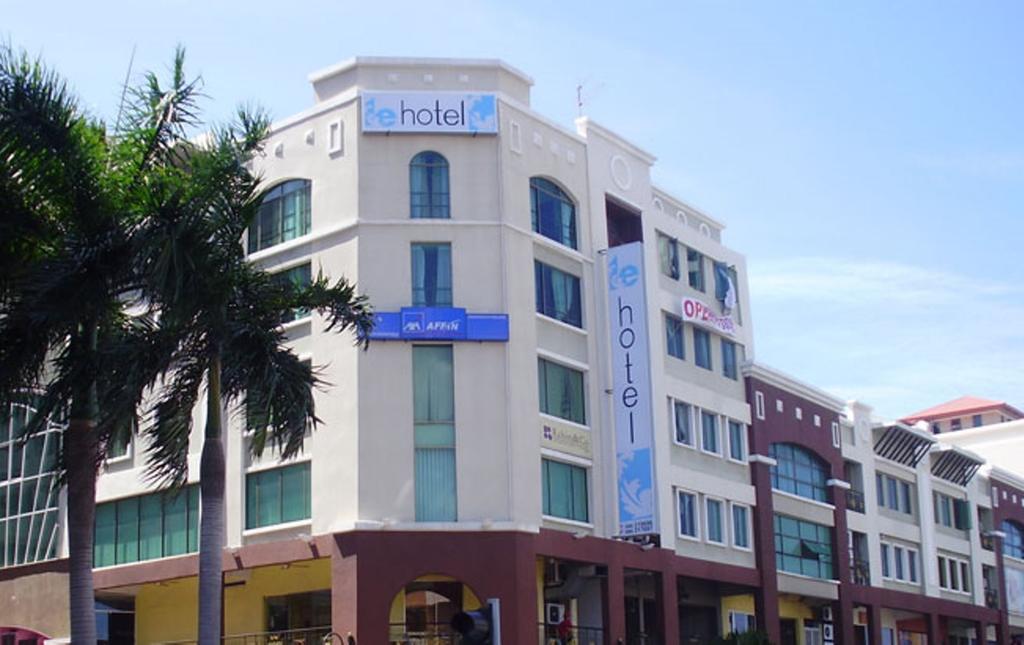 Le Hotel Kota Kinabalu