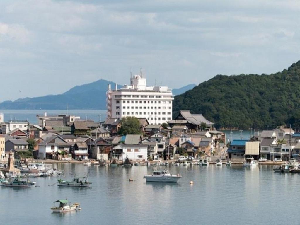 Tomo Seaside Hotel