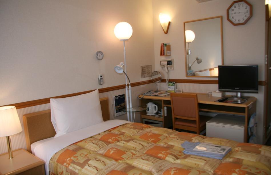 Toyoko Inn Tsuruga Ekimae