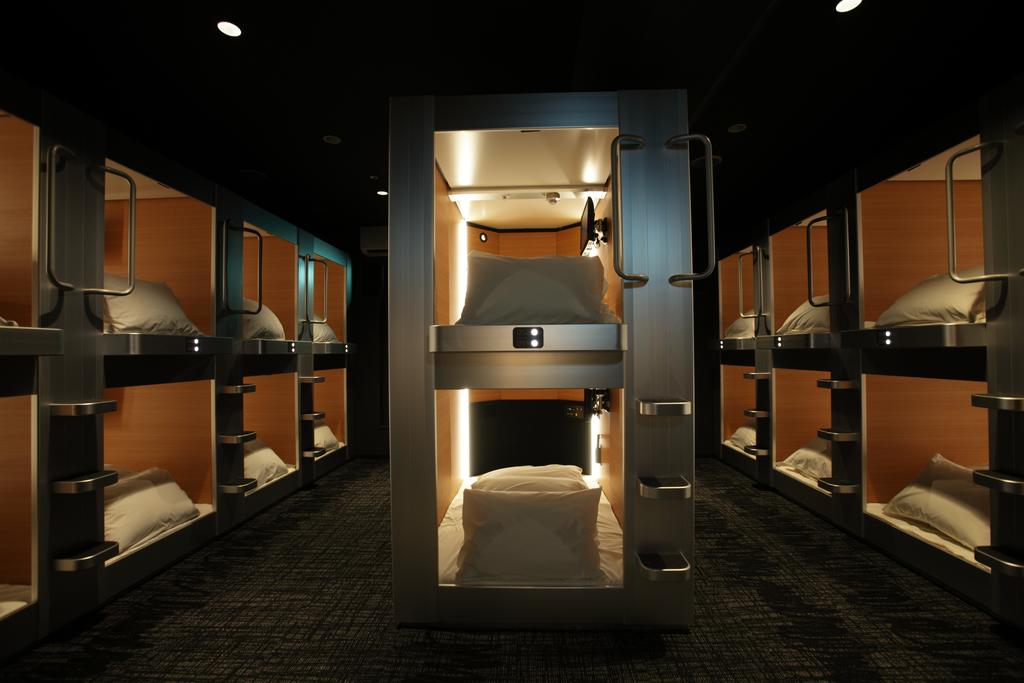 New Japan Capsule Hotel Cabana