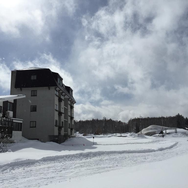 Schole Hakuba