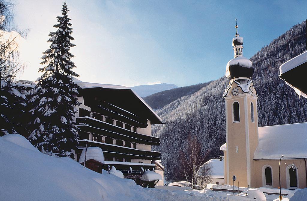 Hotel Basur - Das Schihotel am Arlberg